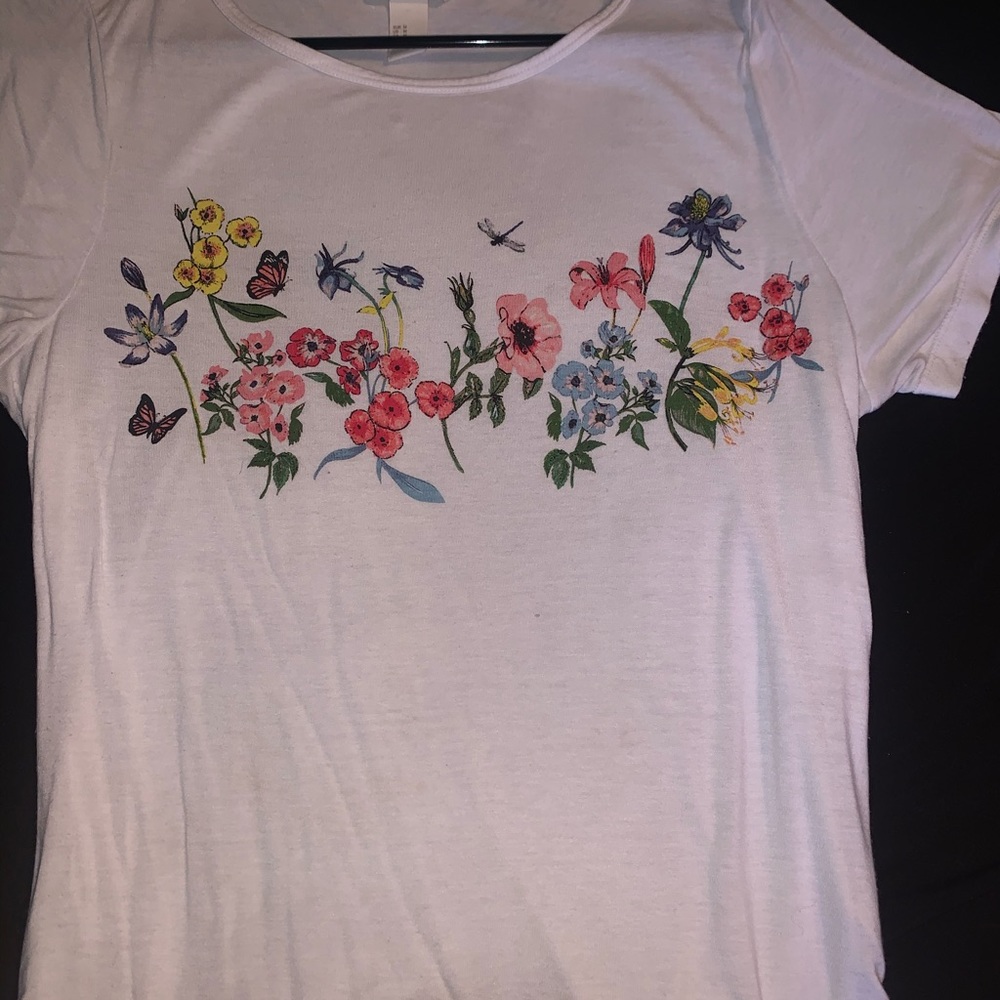 Floral summery H&M lightweight tee
